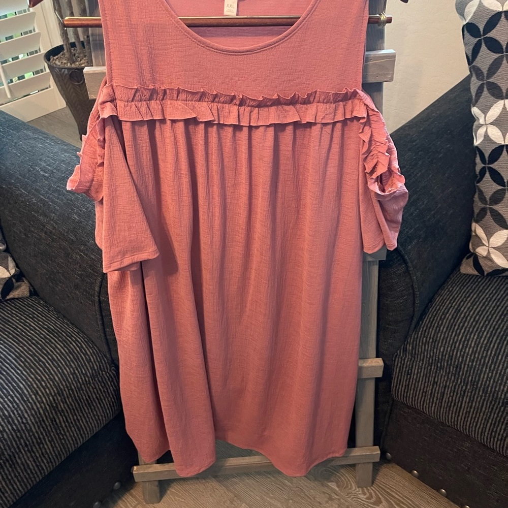 Adorable shabby chic cold shoulder dress